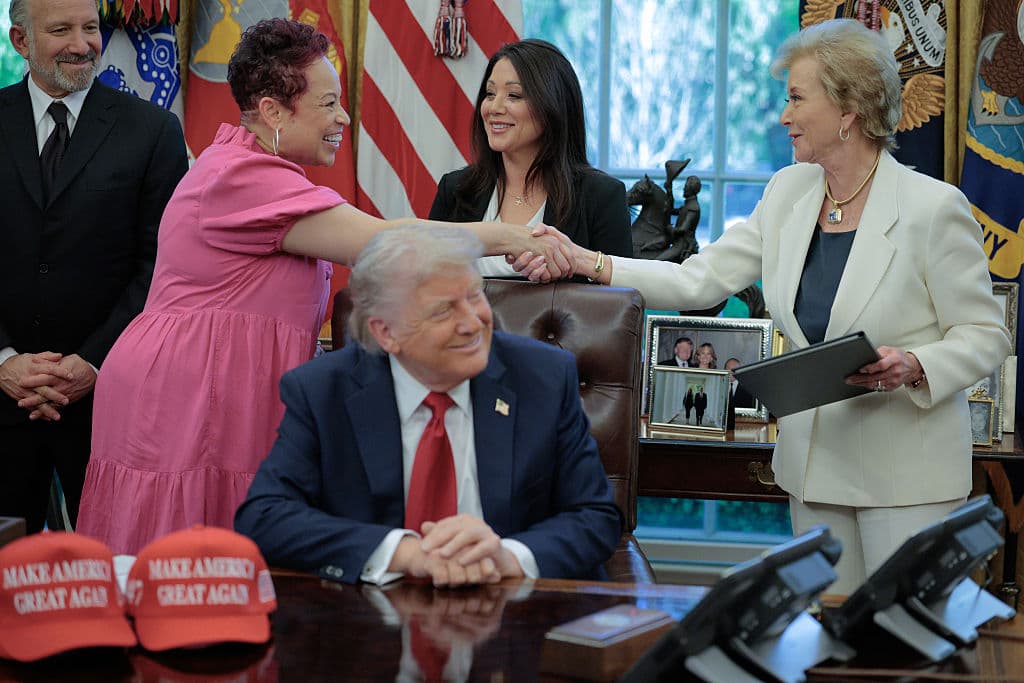Trump Signs Executive Order to Incorporate AI Into Schools
