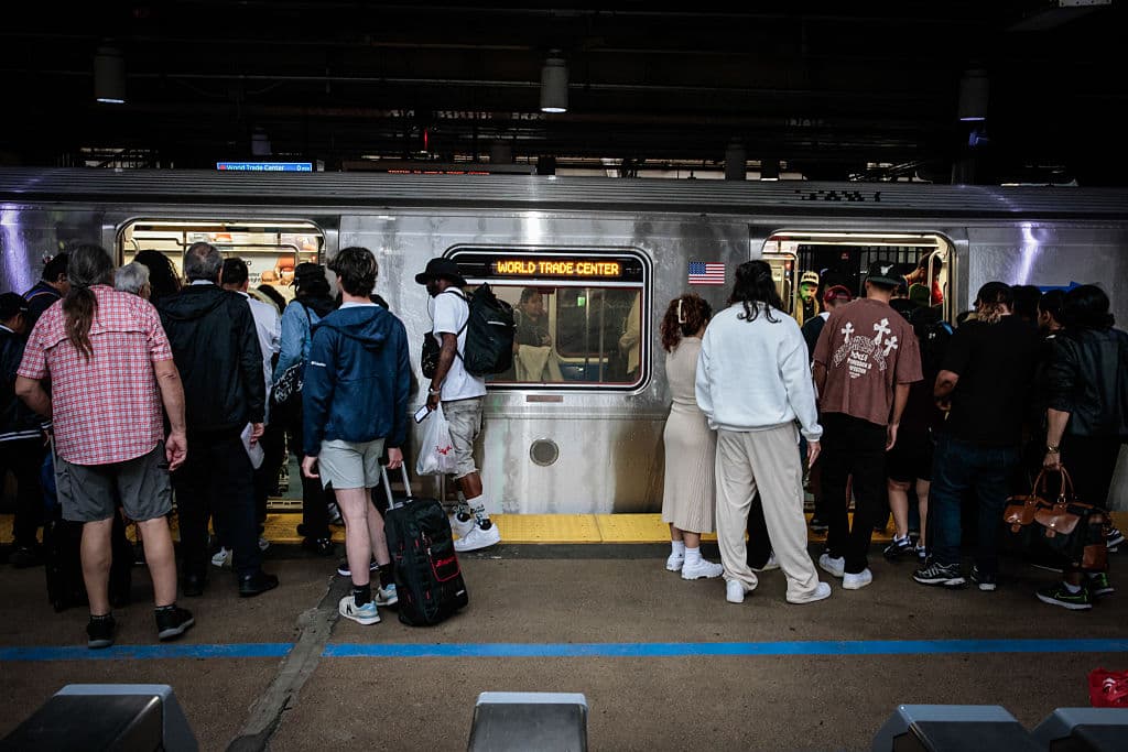 350,000 Commuters Left High And Dry After New Jersey Transit Engineers Strike