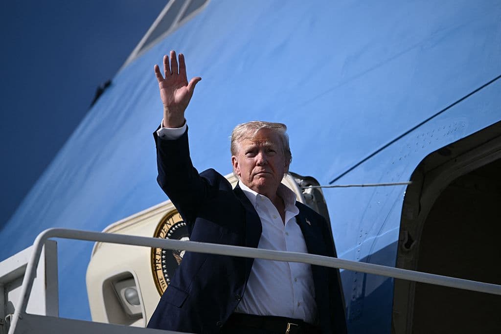 Secret Service Agent Tries to Get Wife Aboard Plane to Scotland