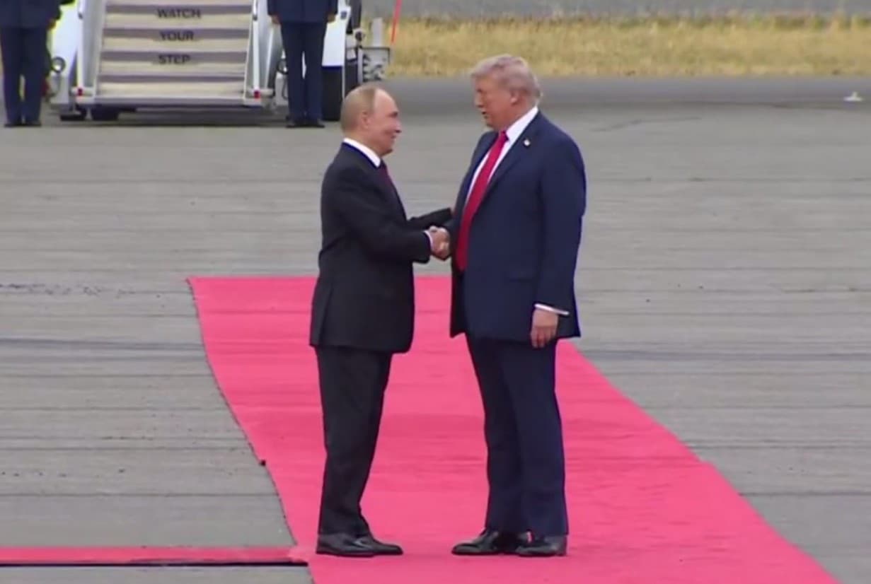 Trump Greets Putin With a Handshake in Alaska