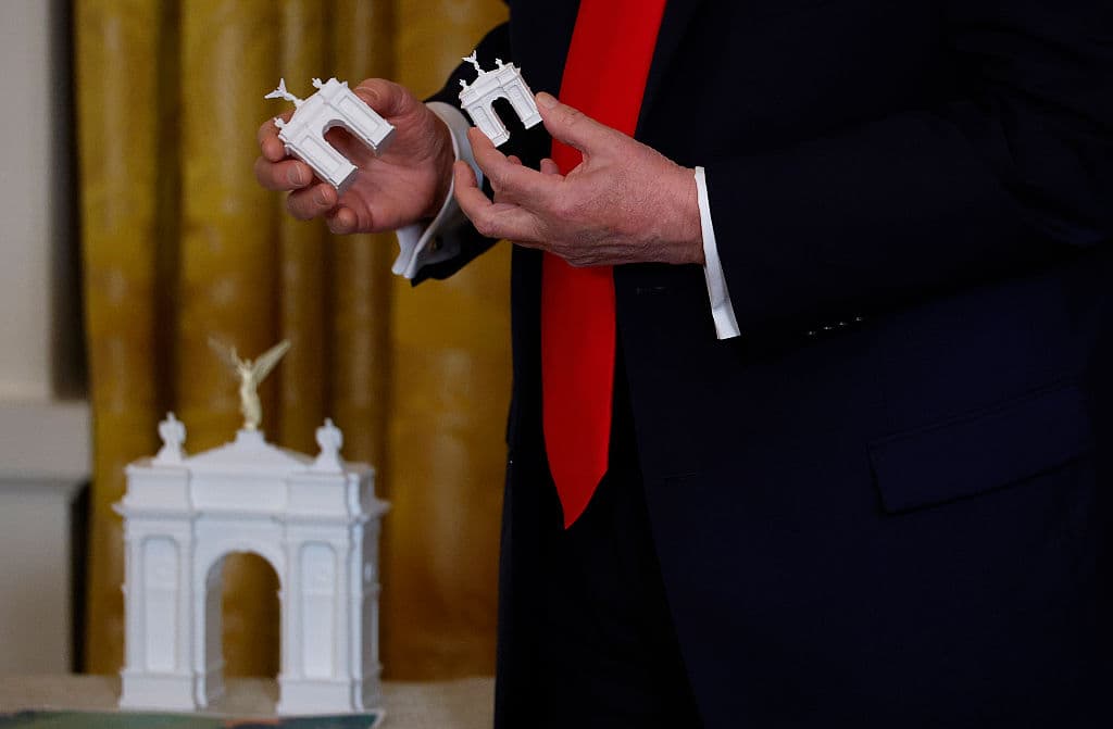 Trump Announces  Plans to Erect Arch in DC