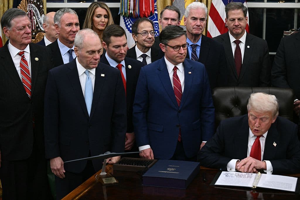 GOP Leaders Close Ranks Behind Trump After Election Losses