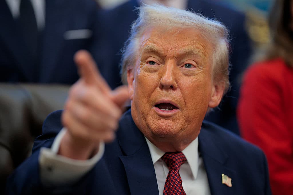 Trump Promises Record Tax Refunds, Tariff Dividends in 2026