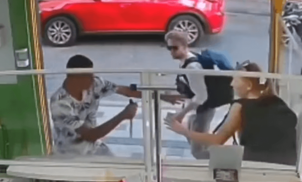 Backpackers’ Street Encounter Sparks Outcry After Woman Fights Off Armed Attacker Alone