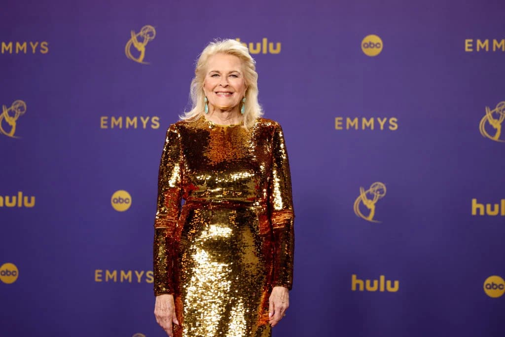 Actress Reflects on Dates With Trump and Kissinger