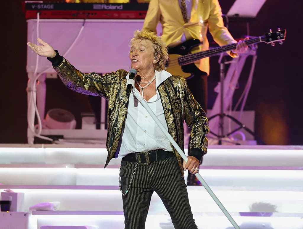 Rod Stewart Postpones Concert at Last Minute Over Medical Procedure