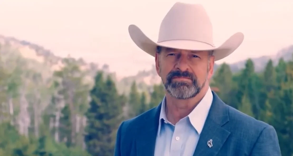 Former Wyoming House Speaker Advances in Open Governor’s Race