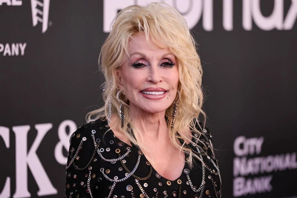 Dolly Parton Battled Cancer in Her Final Days