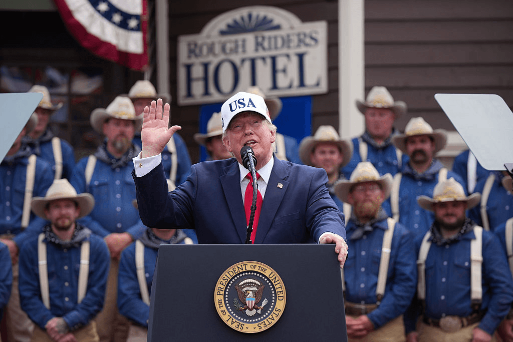 Trump Says He’ll Deliver Long Speech July 4 Despite Heat