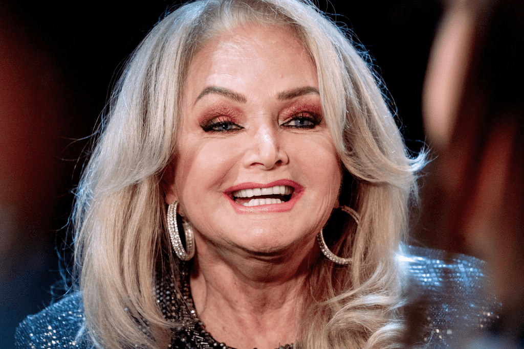 Singer Bonnie Tyler Dies at 75