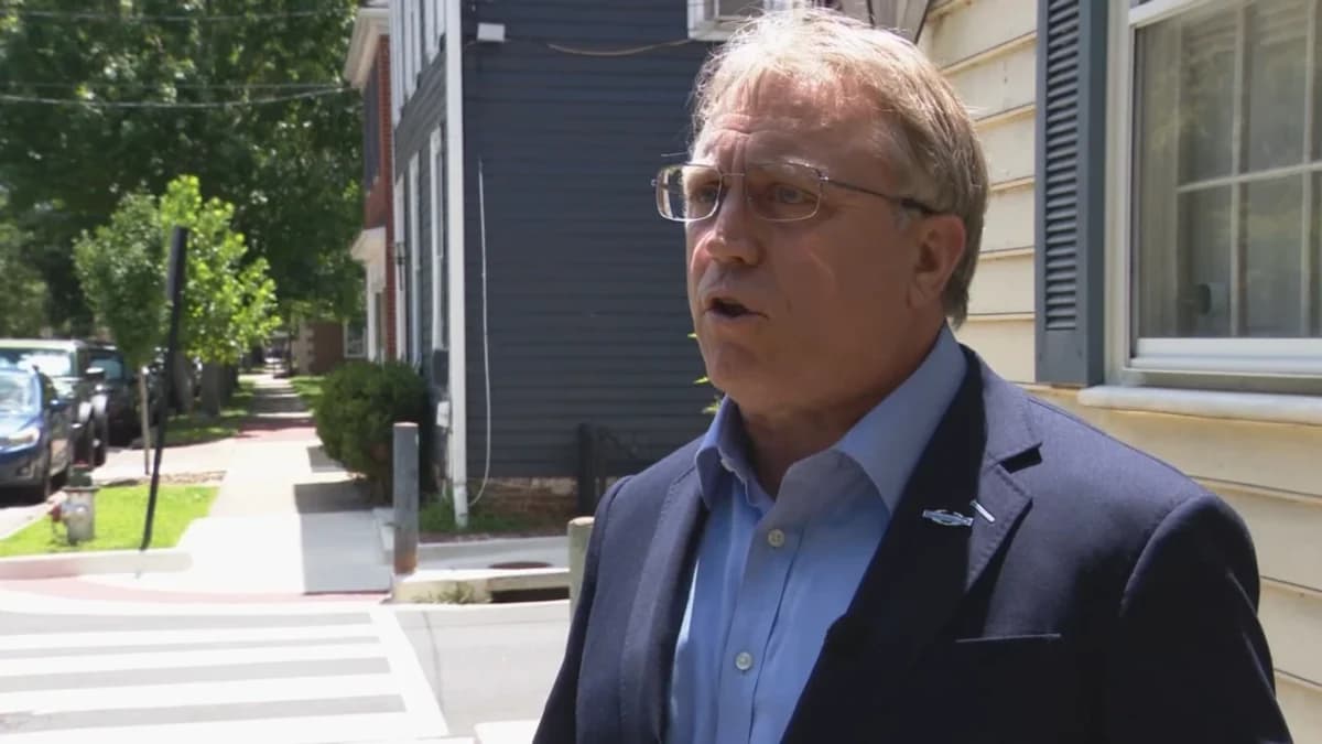 Douglas Ollivant Smacks Down Eugene Vindman in Virginia Primary
