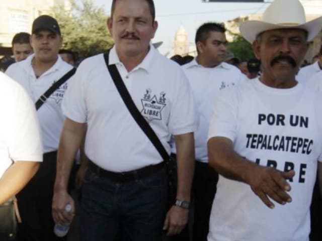 Exclusive Video: Cartel Gunmen Masquerade as Cops, Argue with Mexican State Police for not Protecting Them