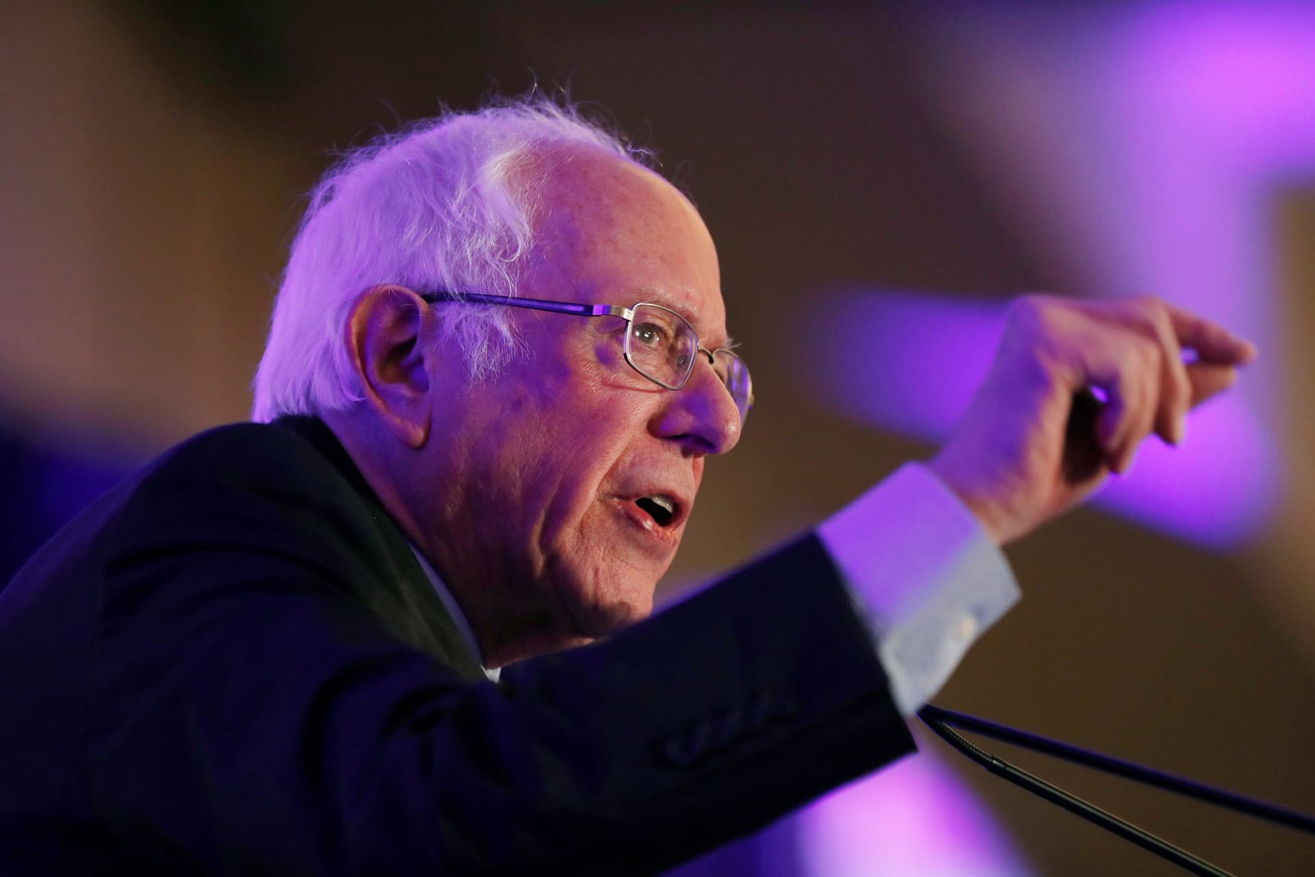 Dem Lawmakers Introduce Bill To Increase Minimum Wage To $15 by 2025