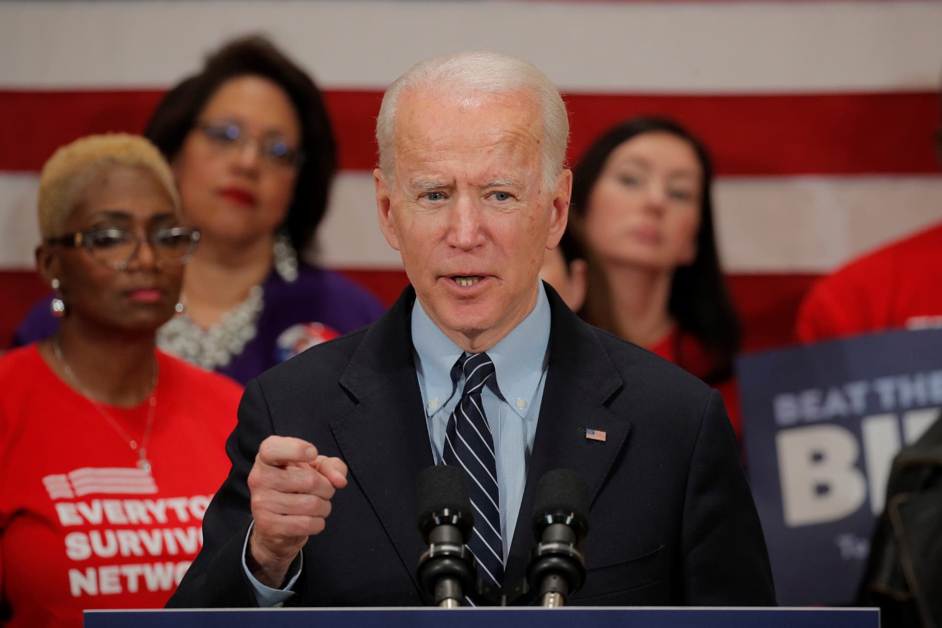 Alyssa Milano Says Women Should Not Be Seen as āComplicitā for Not āDenouncingā Biden