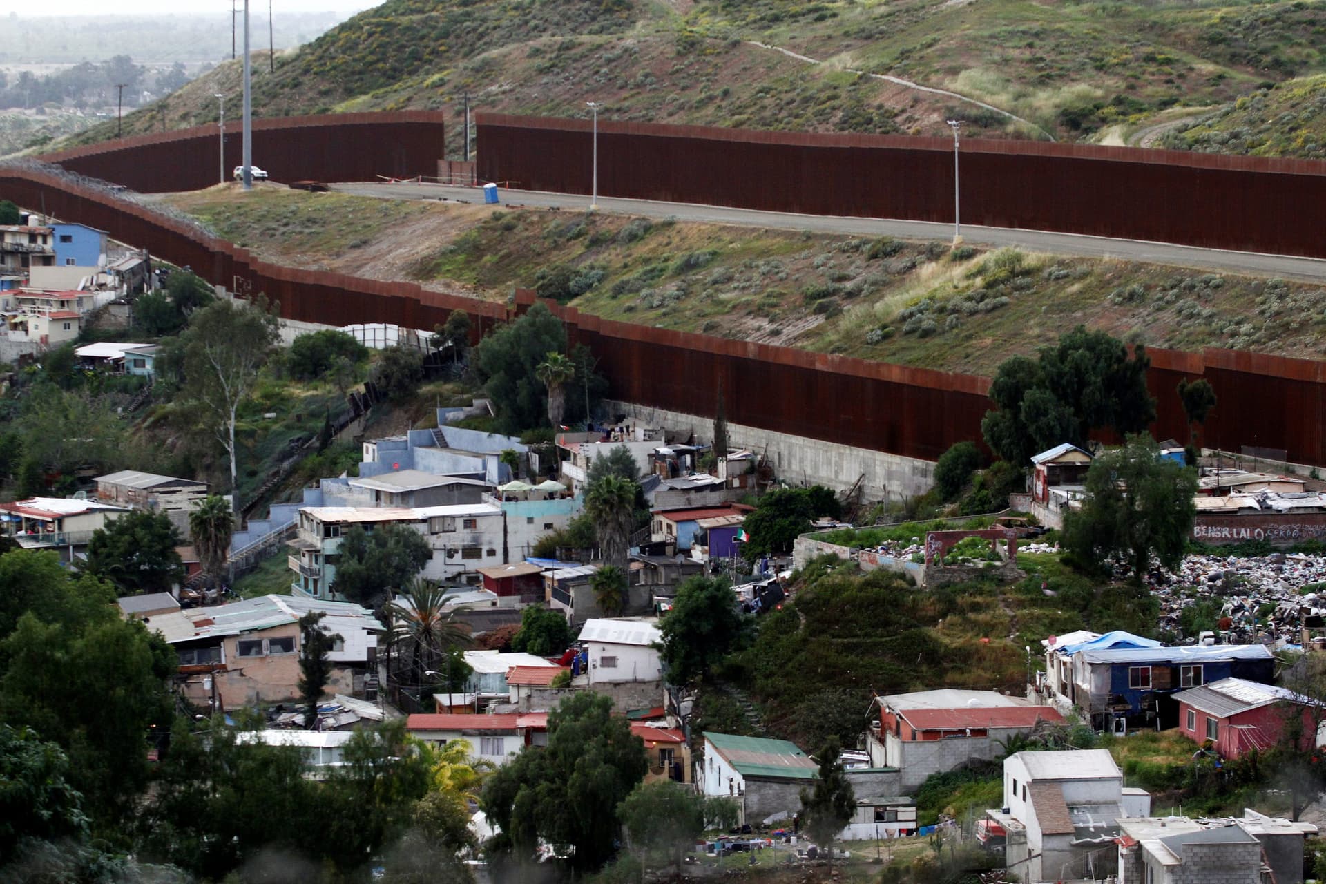 Mexicans Wonder If Trump’s Wall Could Stop Coronavirus Spreading South