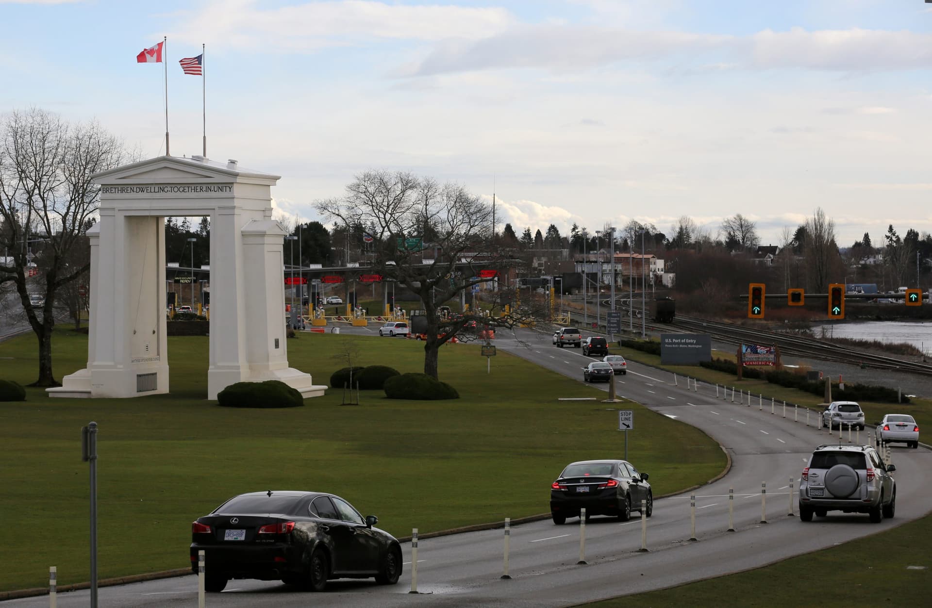 Canada, U.S. to Close Border to Non-Essential Travel: Globe and Mail
