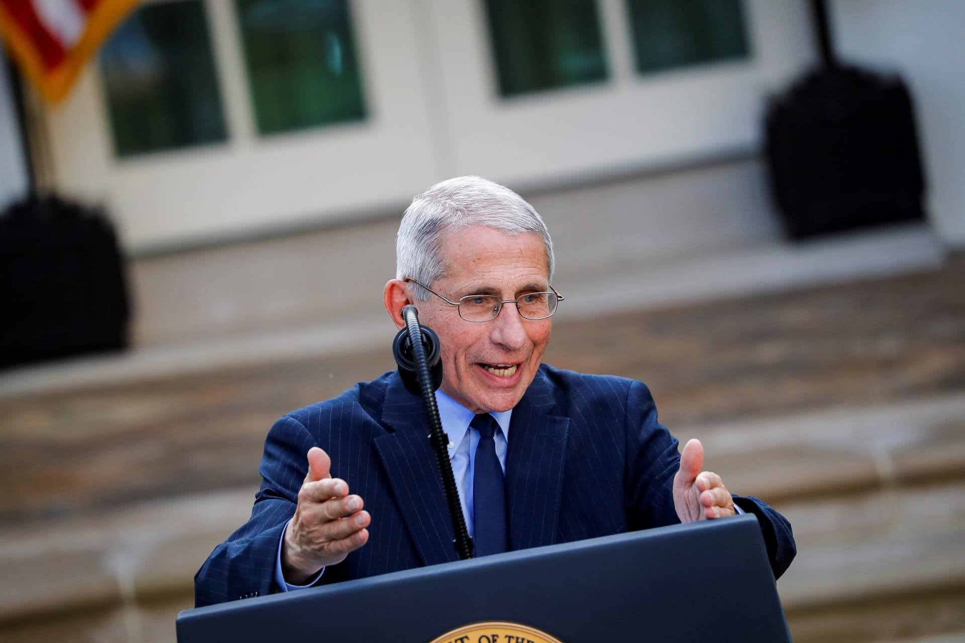 Fauci Explains the āGradualā Pull Back on Eventually Easing Coronavirus Restrictions