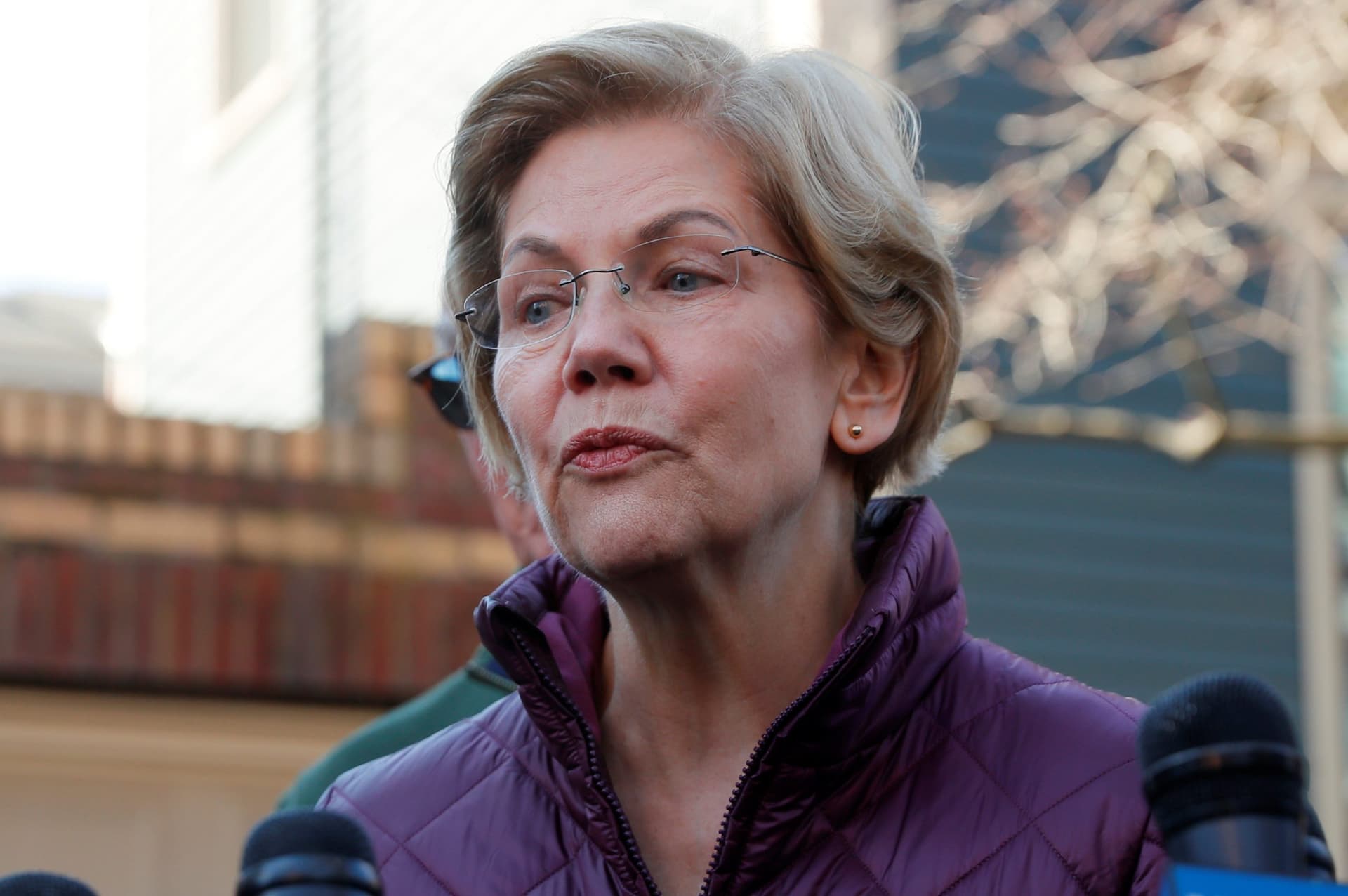 Warren Calls on Department Leaders to Not Deploy Federal Forces to US Cities If Trump Loses Election