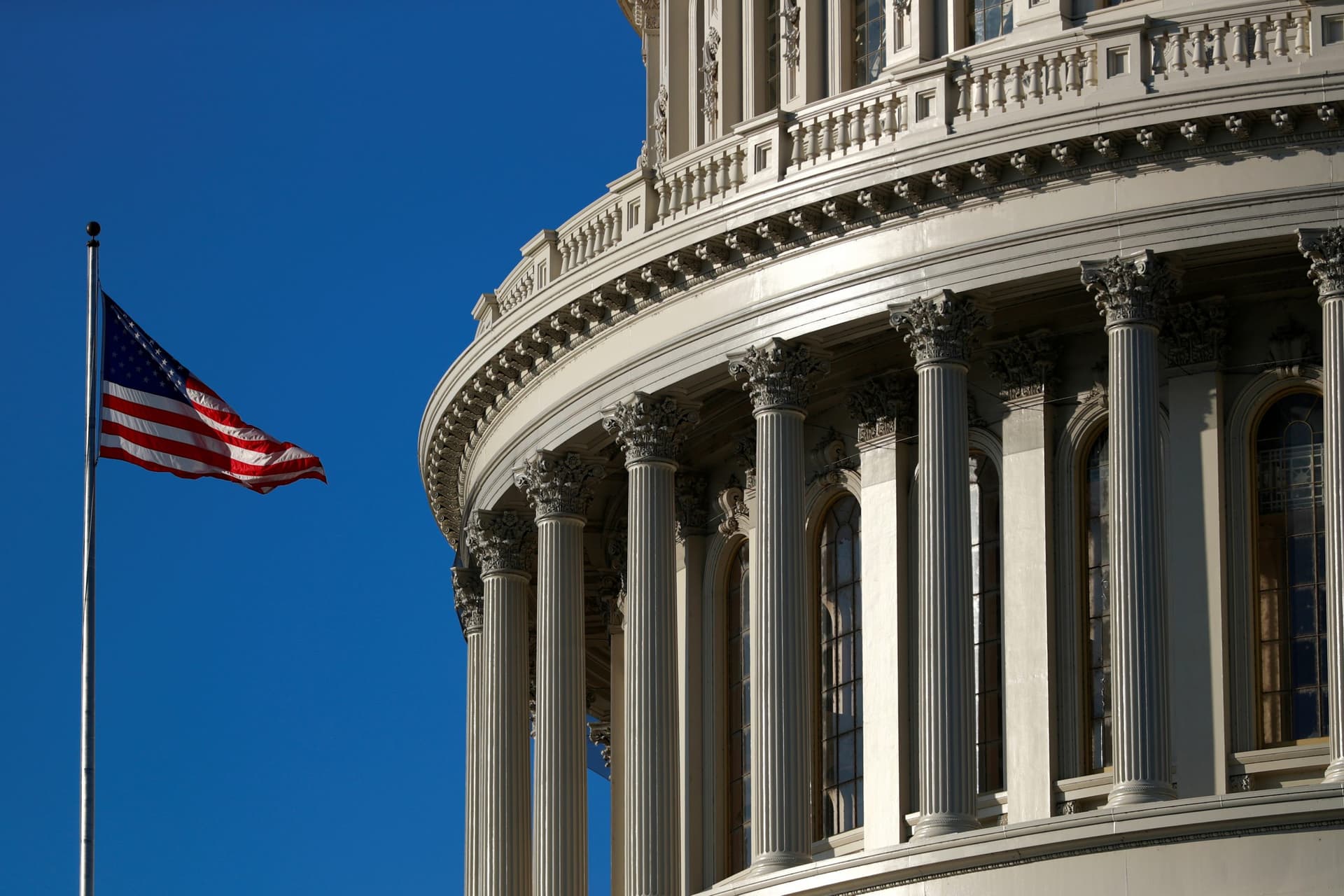 US Senate Panel to Question Trump’s Pick to Oversee Coronavirus Bailout Money