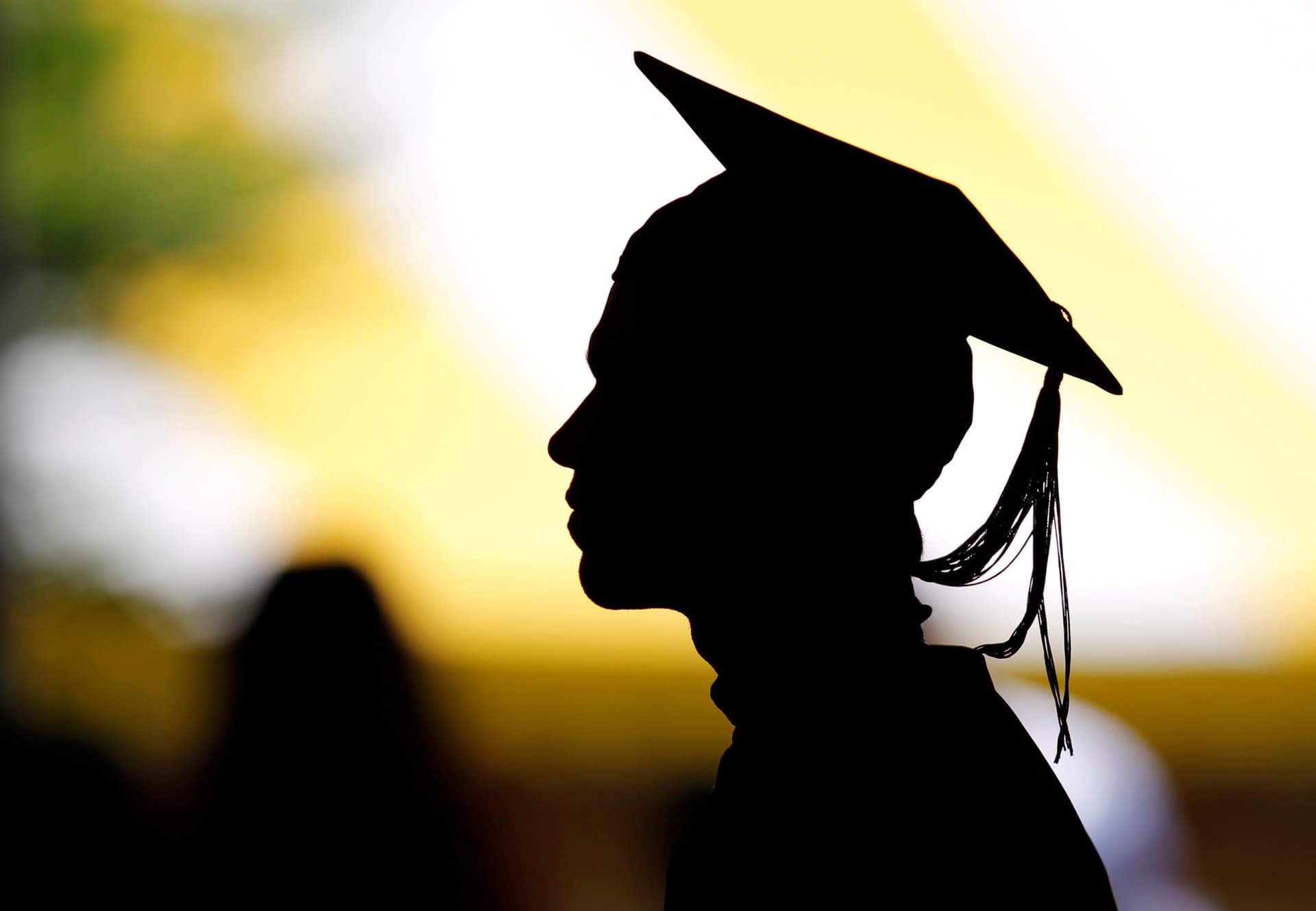 Tents and Immunity Testing: US Colleges Weigh Return to Campus Life