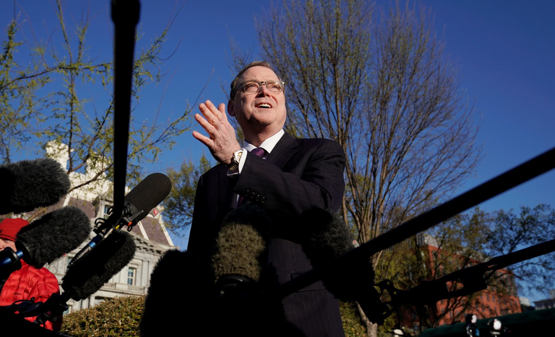 White House Adviser Expects US Unemployment Rate for April to Be ‘North of 16%’