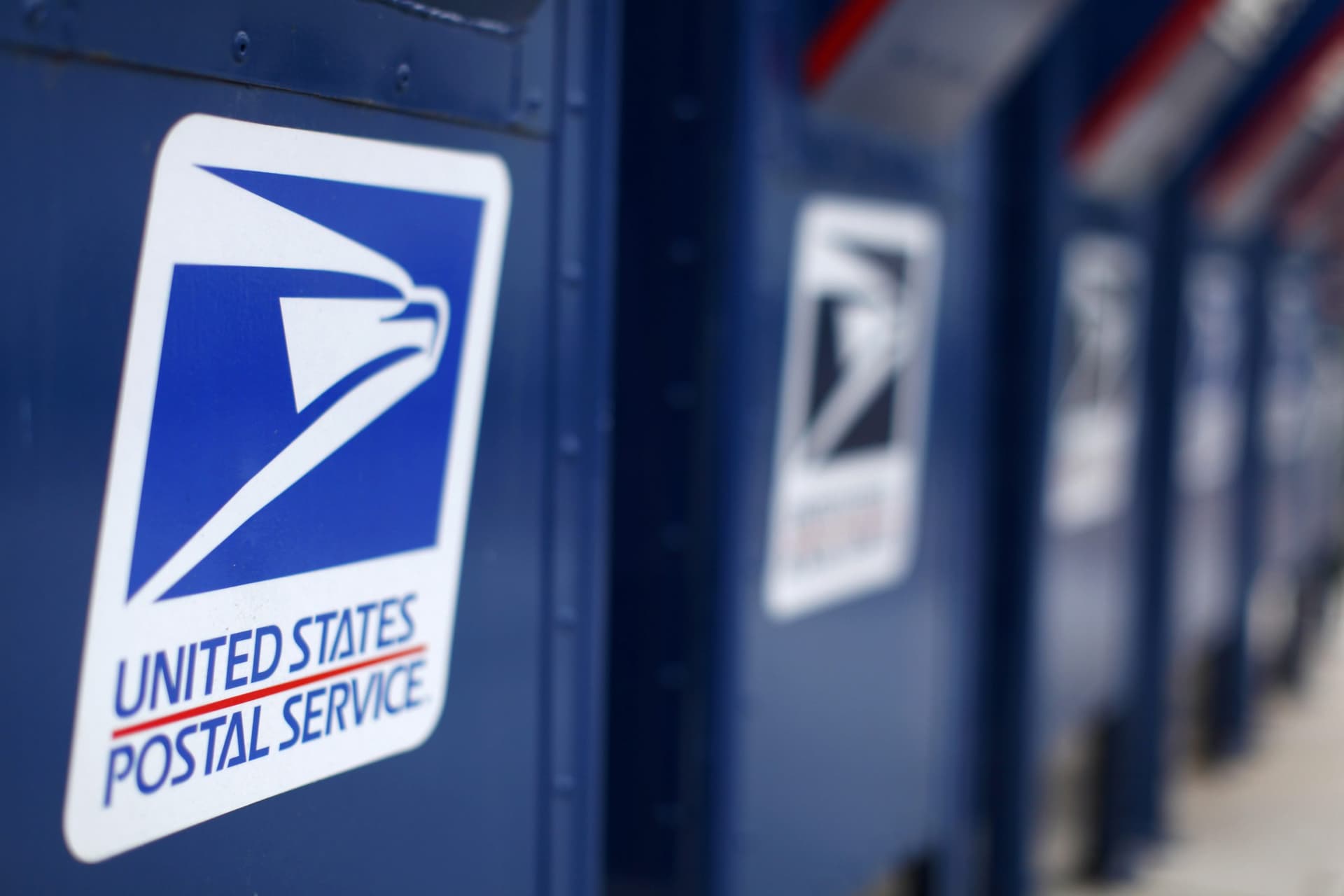 New Postmaster General Unveils Plans to Overhaul USPS