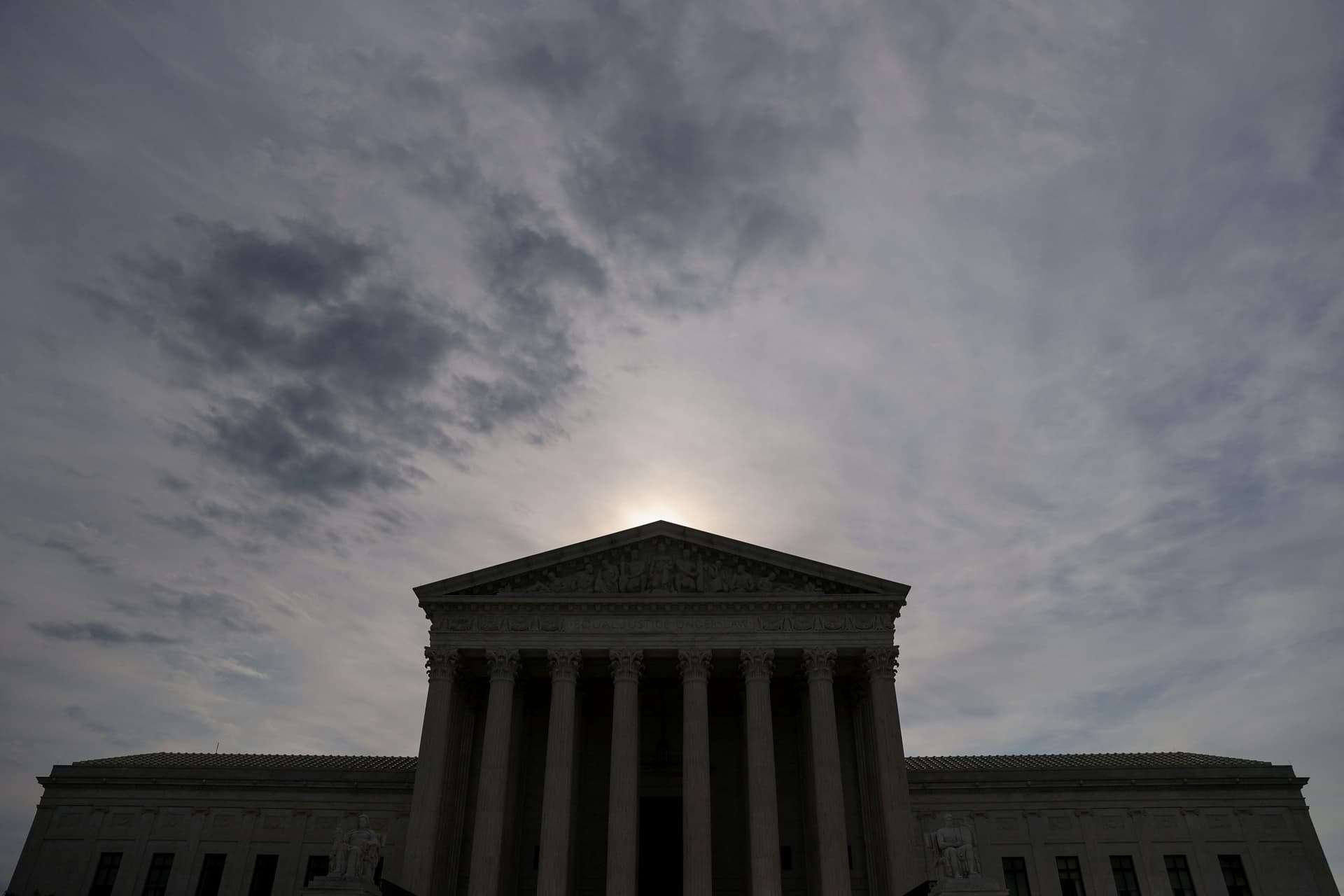 Divisions Seen on US Supreme Court on Trump Quest to Shield Financial Records