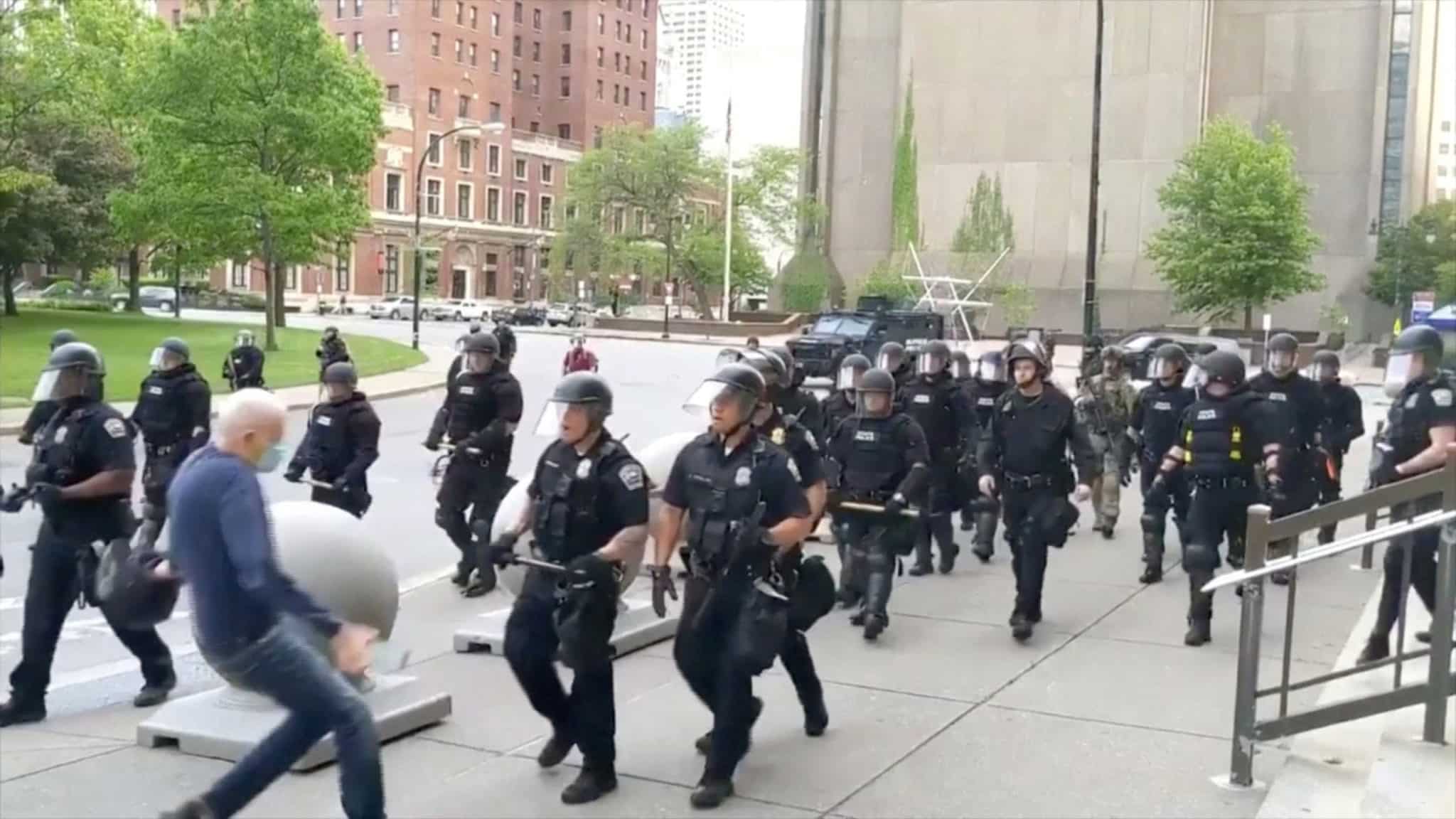 Buffalo Police Officers Quit Unit to Protest Colleaguesâ Suspension â Officials
