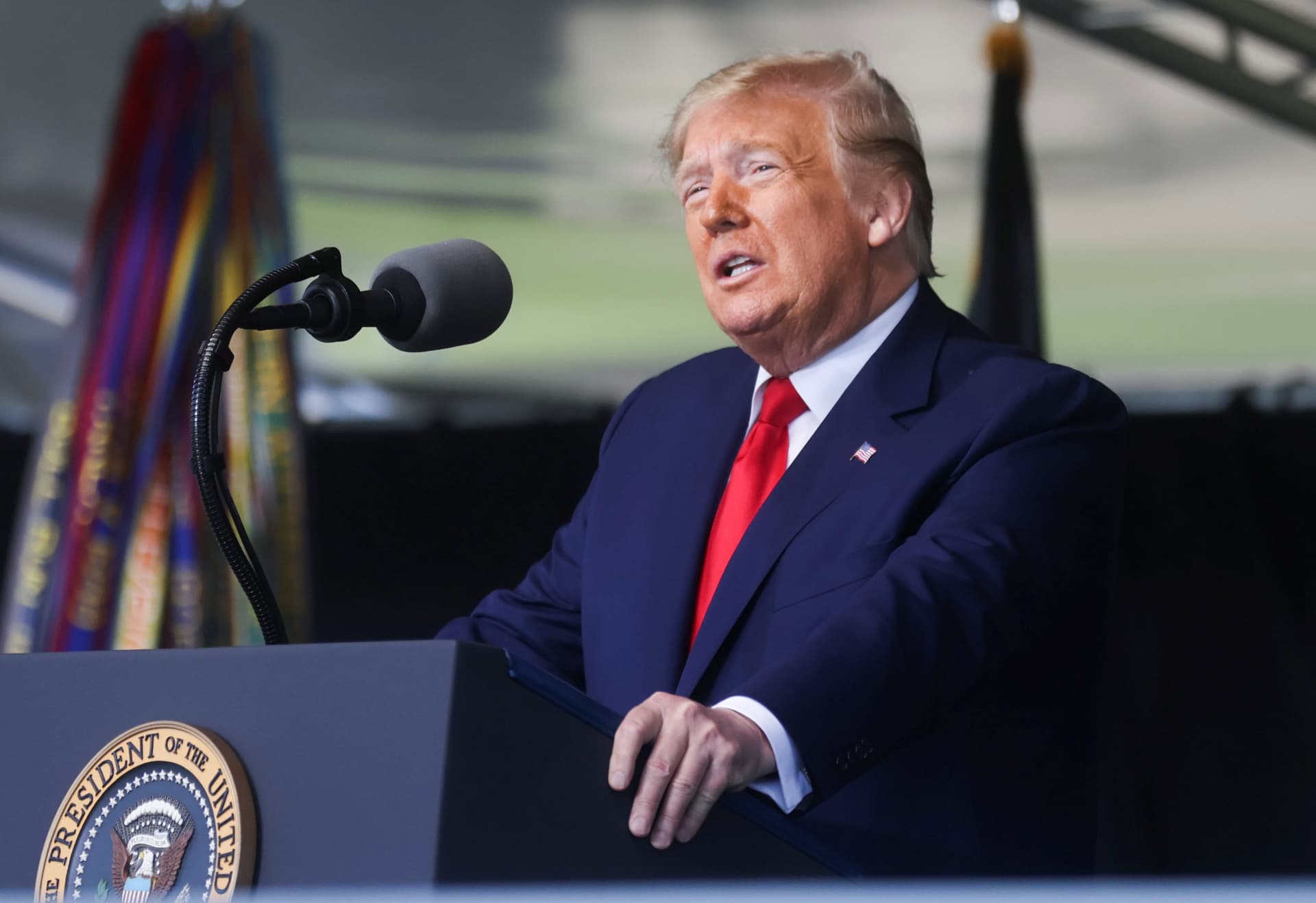 Trump Says He Wonât Watch NFL, US Soccer If Players Kneel During Anthem