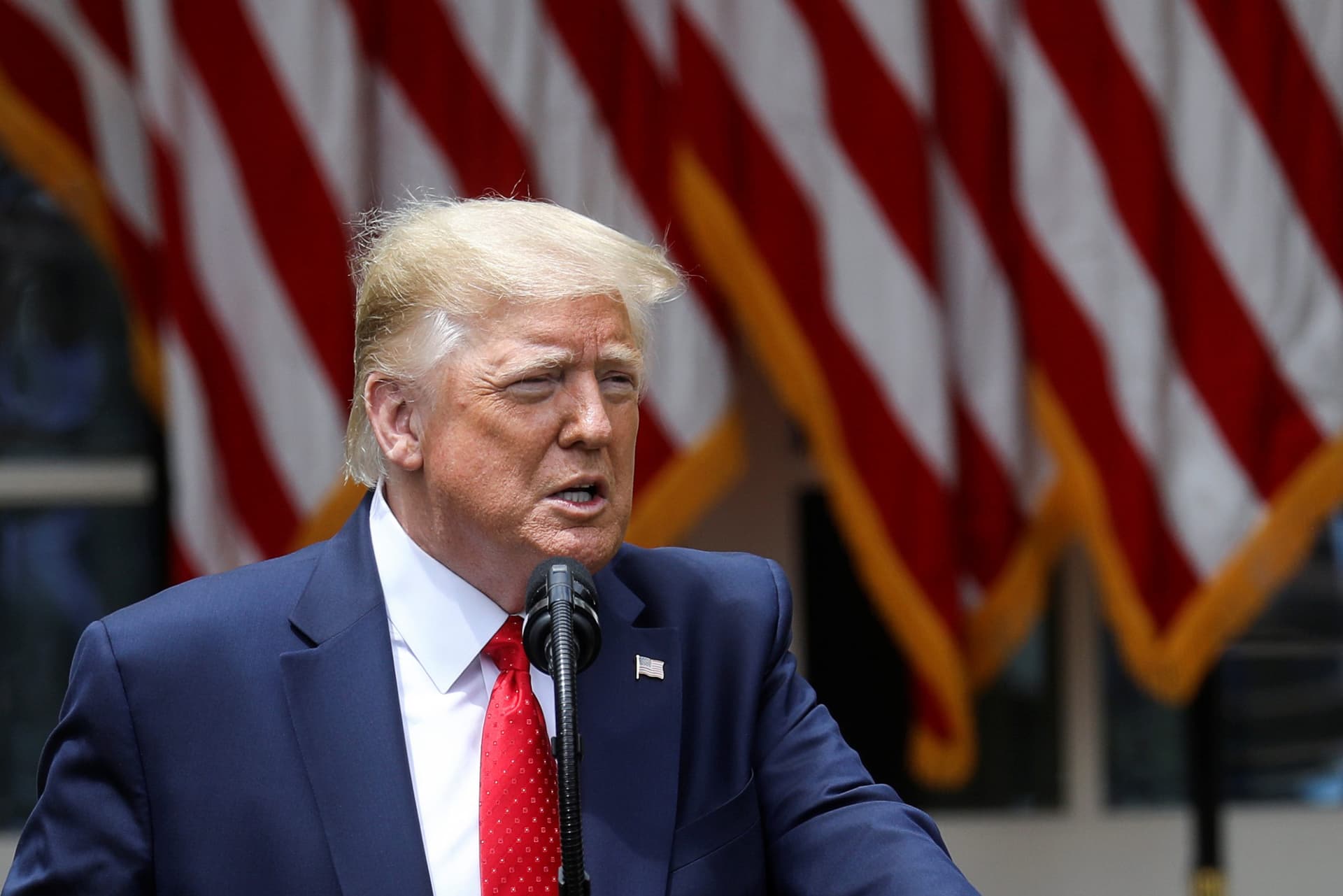 Trump Bans Chokeholds by Police With Exception as He Signs Executive Order on Police Reform