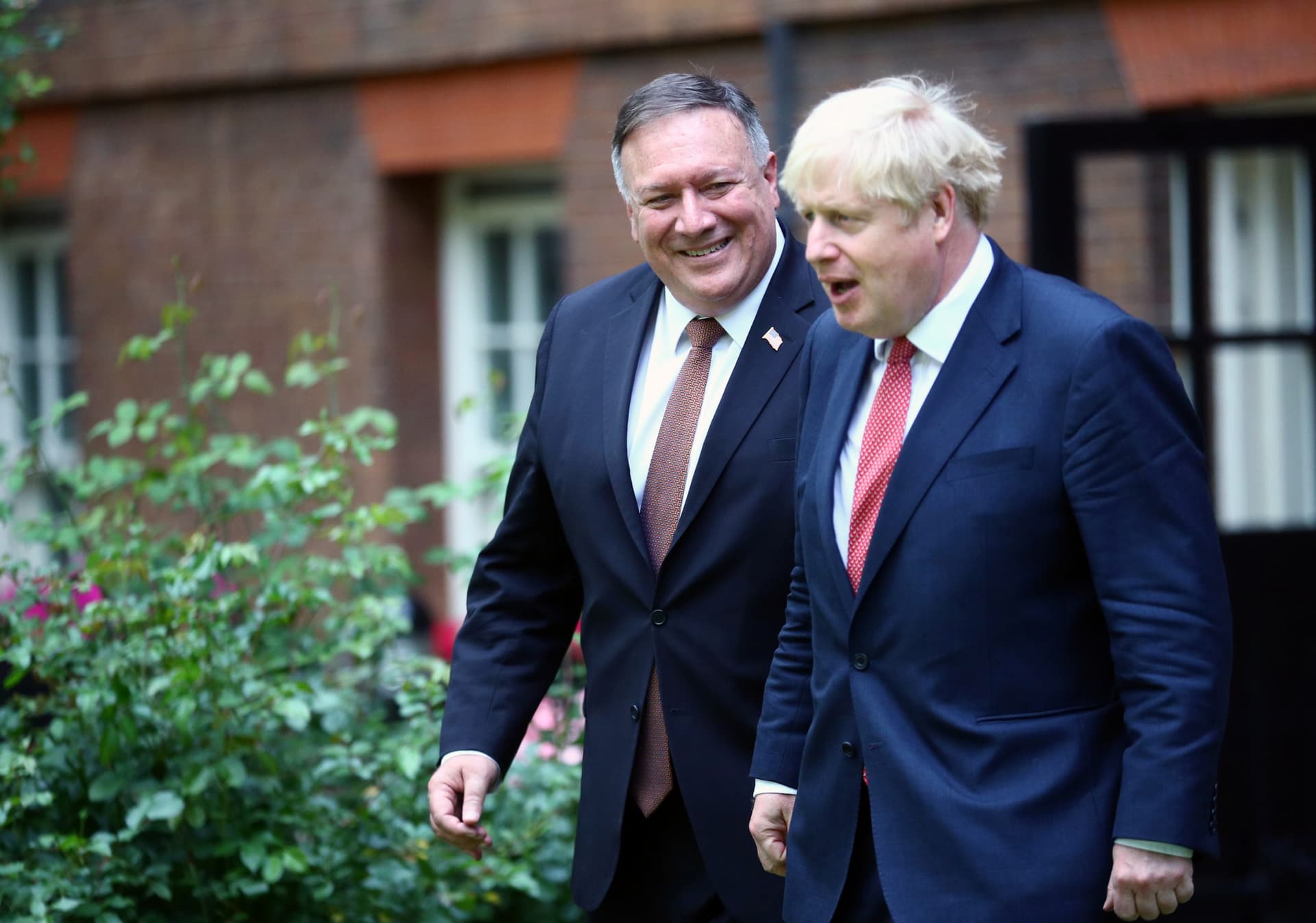 Pompeo to Discuss Tackling China With PM Johnson After Huawei Ban