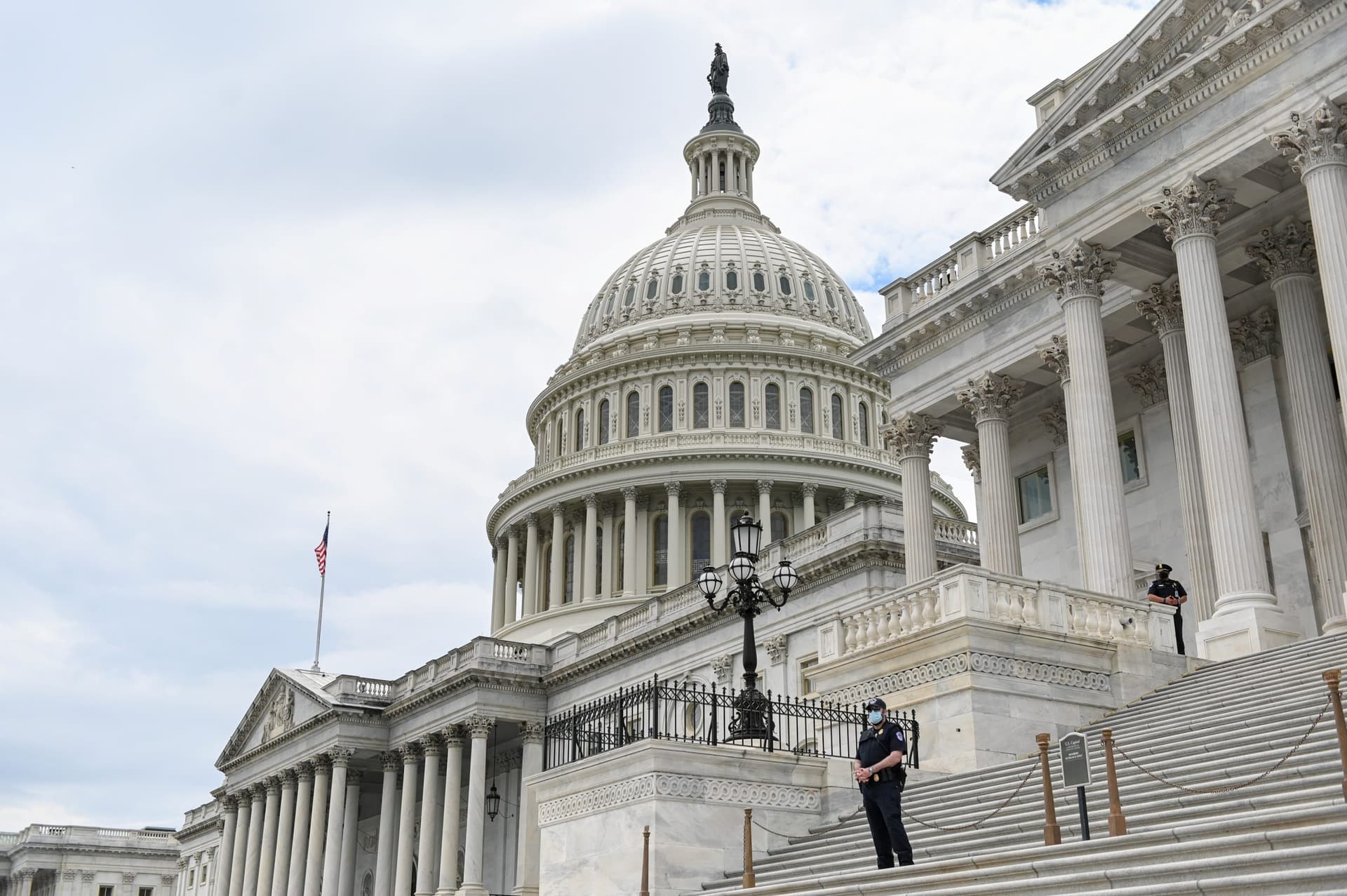 Congressional Democrats, White House Set for Saturday Talks on Coronavirus Bill
