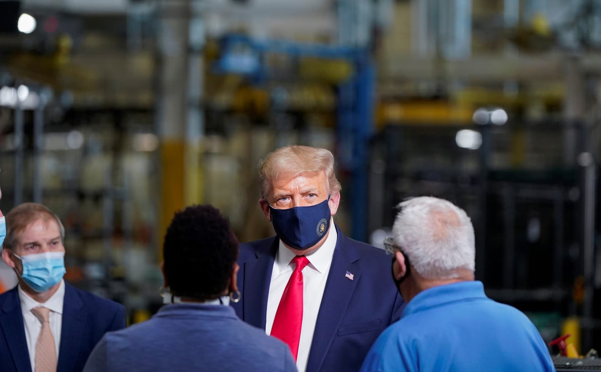 Trump Reimposes Tariffs on Raw Canadian Aluminum, Says Needs to Defend US Industry
