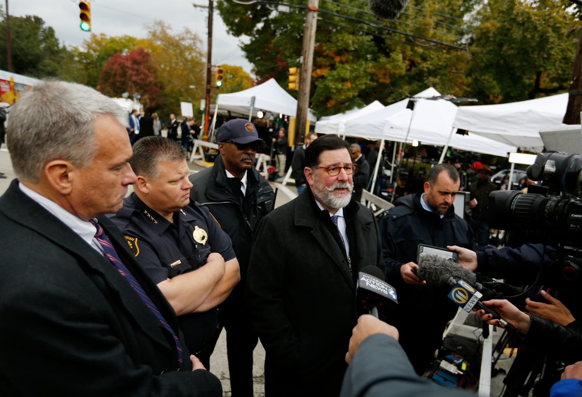 Protesterâs Arrest Leads to Crowd Forming at Pittsburgh Mayorâs Home