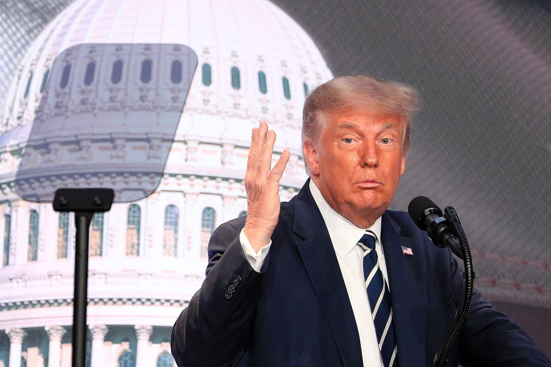 Trump Says Could āDecoupleā and Not Do Business With China