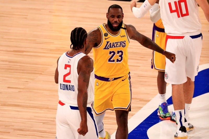 Report: James, Leonard Push for Boycott of Remaining Games