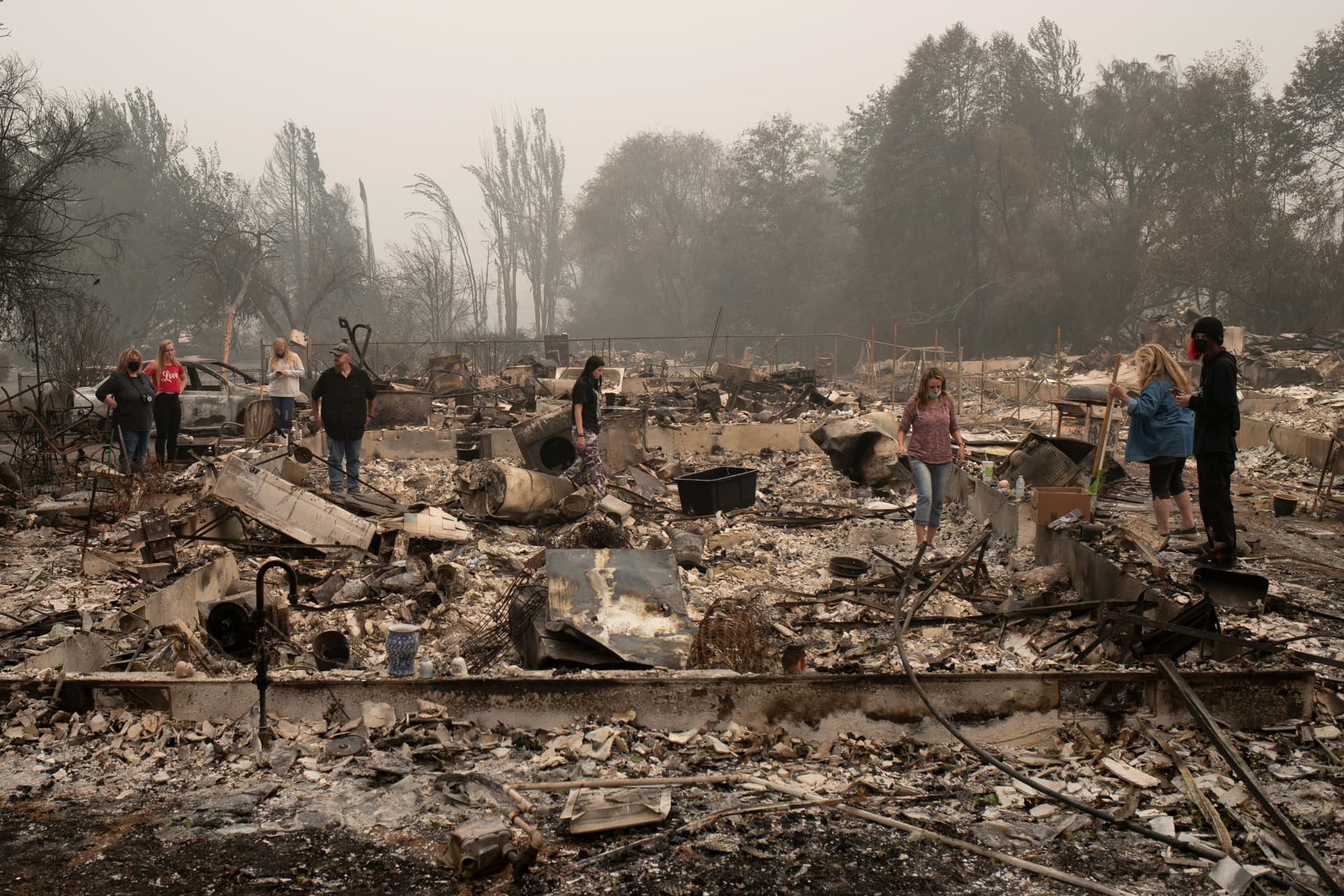 âAll Gone:â Residents Return To Burned-Out Oregon Towns as Many West Coast Wildfires Keep Burning