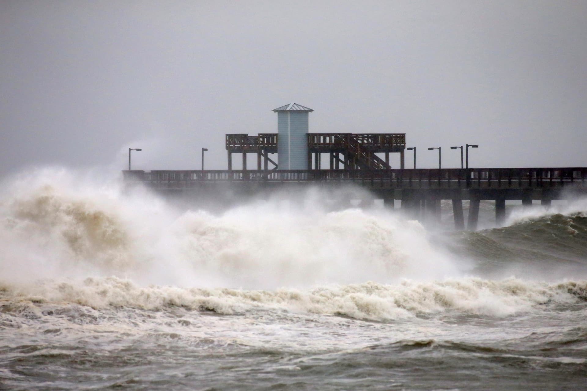Hurricane Sally Lumbers Toward US Gulf Coast, Threatens âCatastrophic Floodingâ