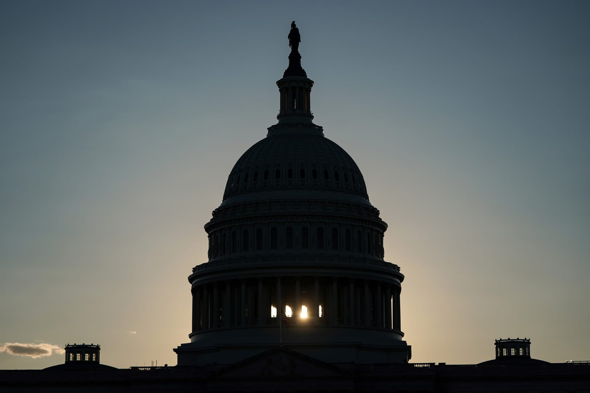 In Shadow of Court Fight, US Congress Seeks To Avoid Budget Breakdown