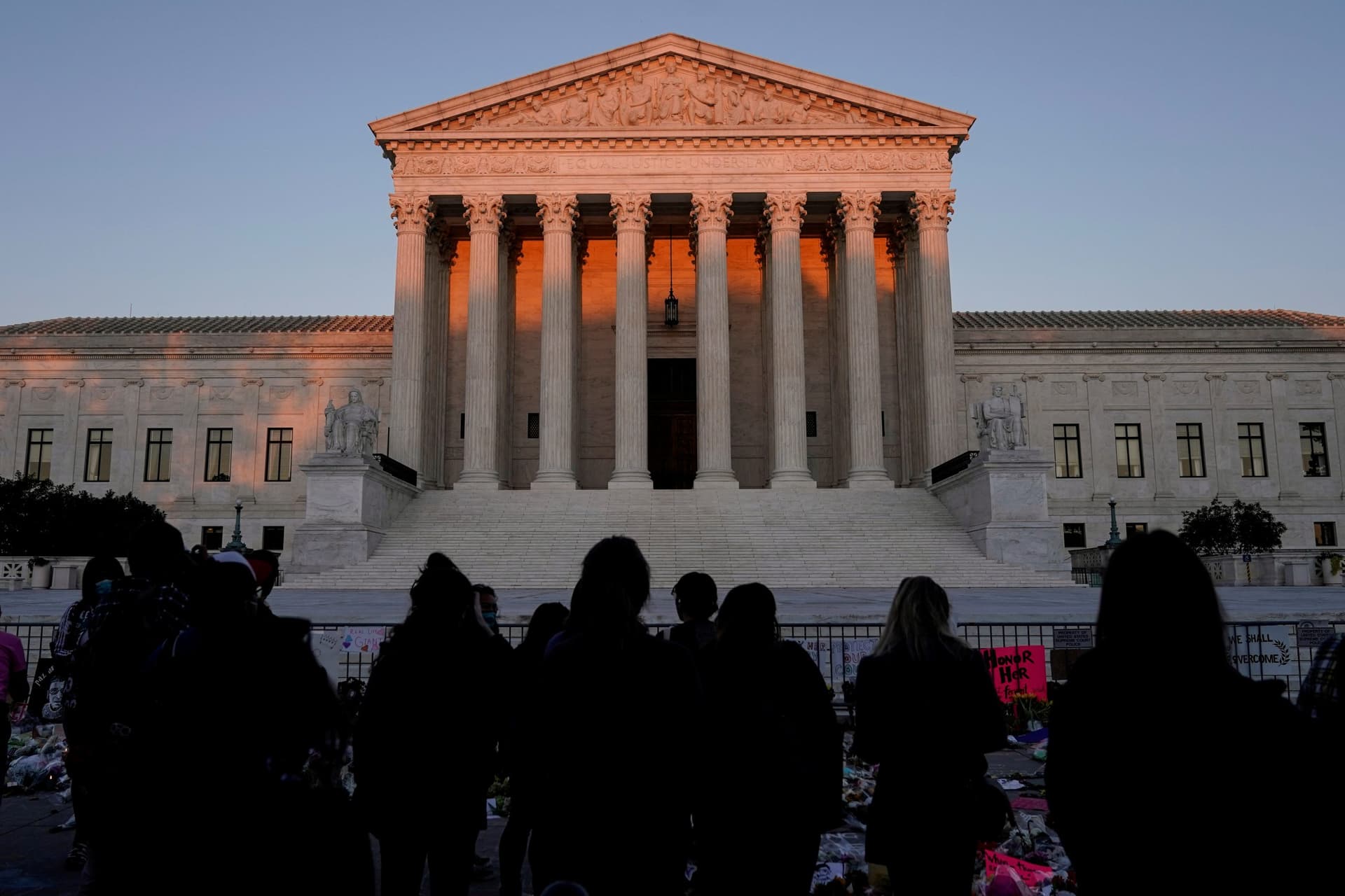 Trump To Pay His Respects To Ginsburg at the Supreme Court This Week