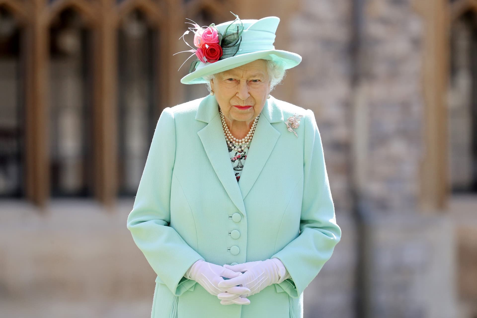 No-Fly Zone Going Up Over Windsor Castle After âKill the Queenâ Video and Armed Intrusion