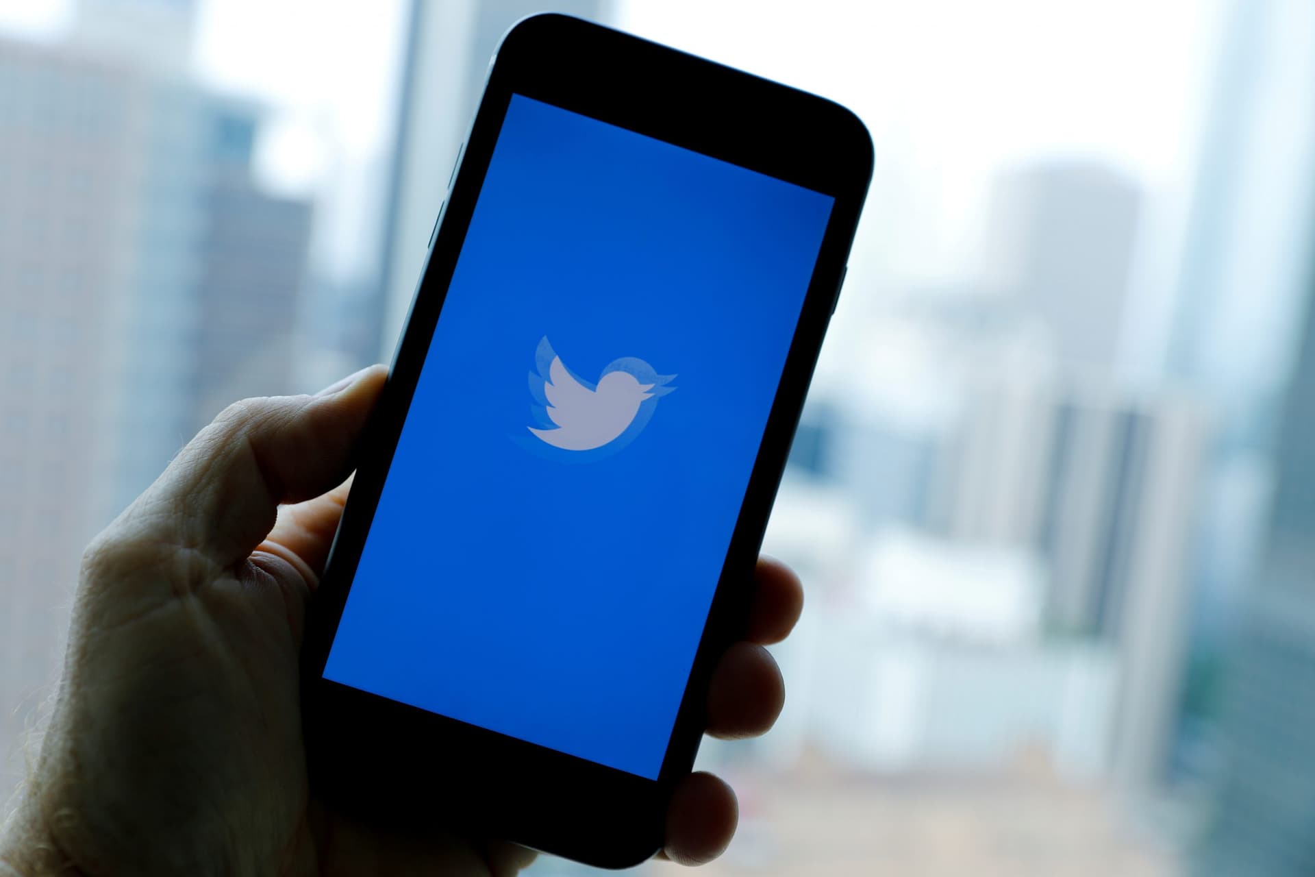 Twitter Removes Hundreds of Accounts It Says Are Linked to Iran, Russia, Armenia