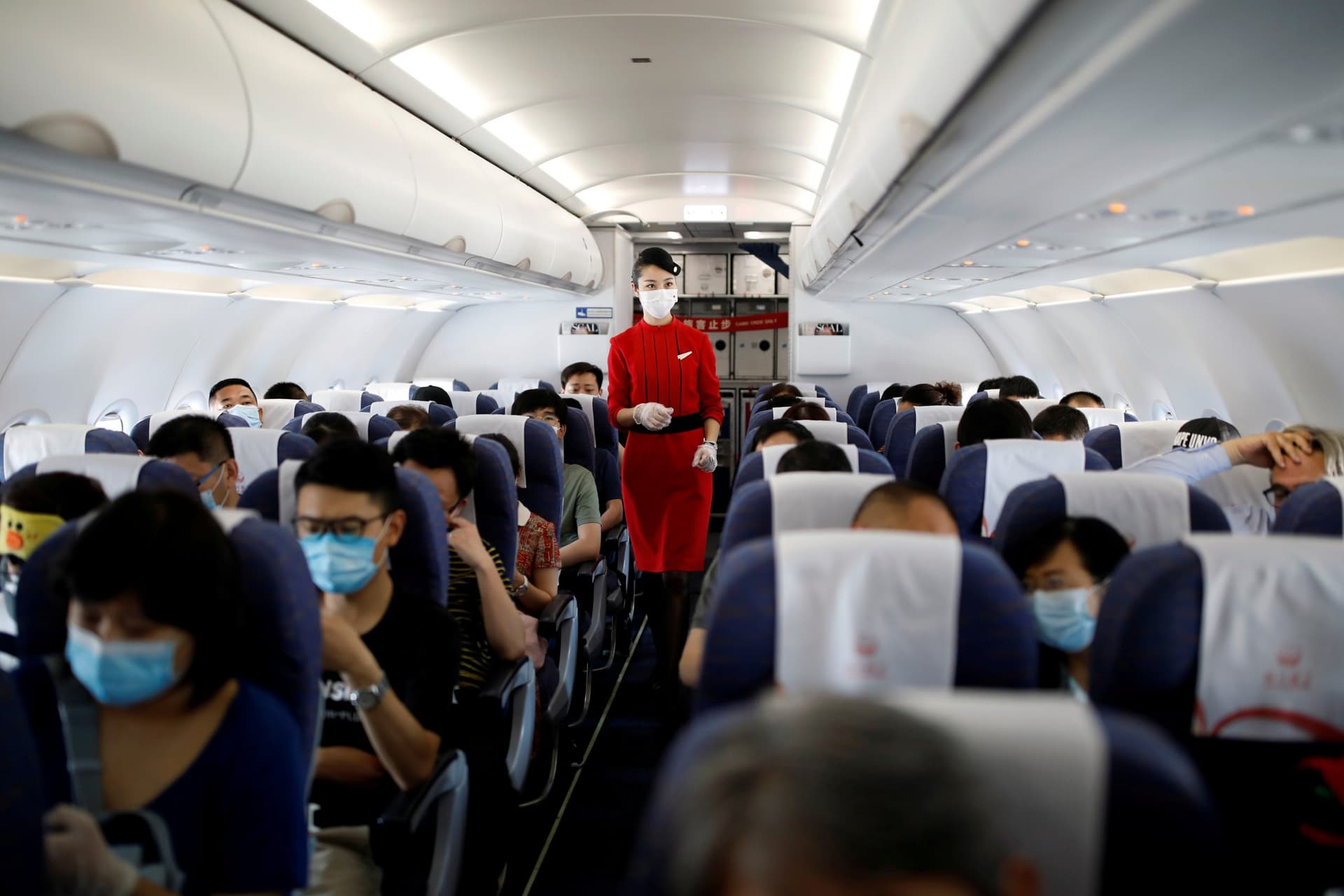 Coronavirus Exposure Risk on Airplanes Very Low, US Defense Study Finds