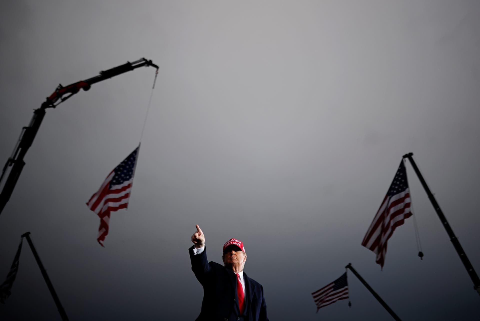 Trump and Biden To Court Early Voters as US Campaign Gathers Steam