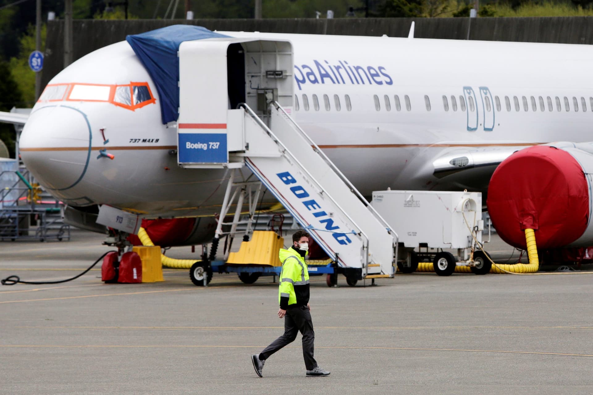 US CDC Issues ‘Strong Recommendation’ for Mask Mandate on Airplanes, Trains