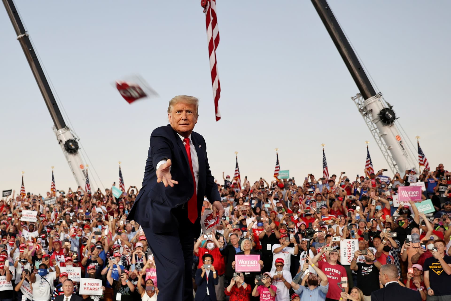 How the US Early Vote Surge Is Shaping Trump, Biden Endgames