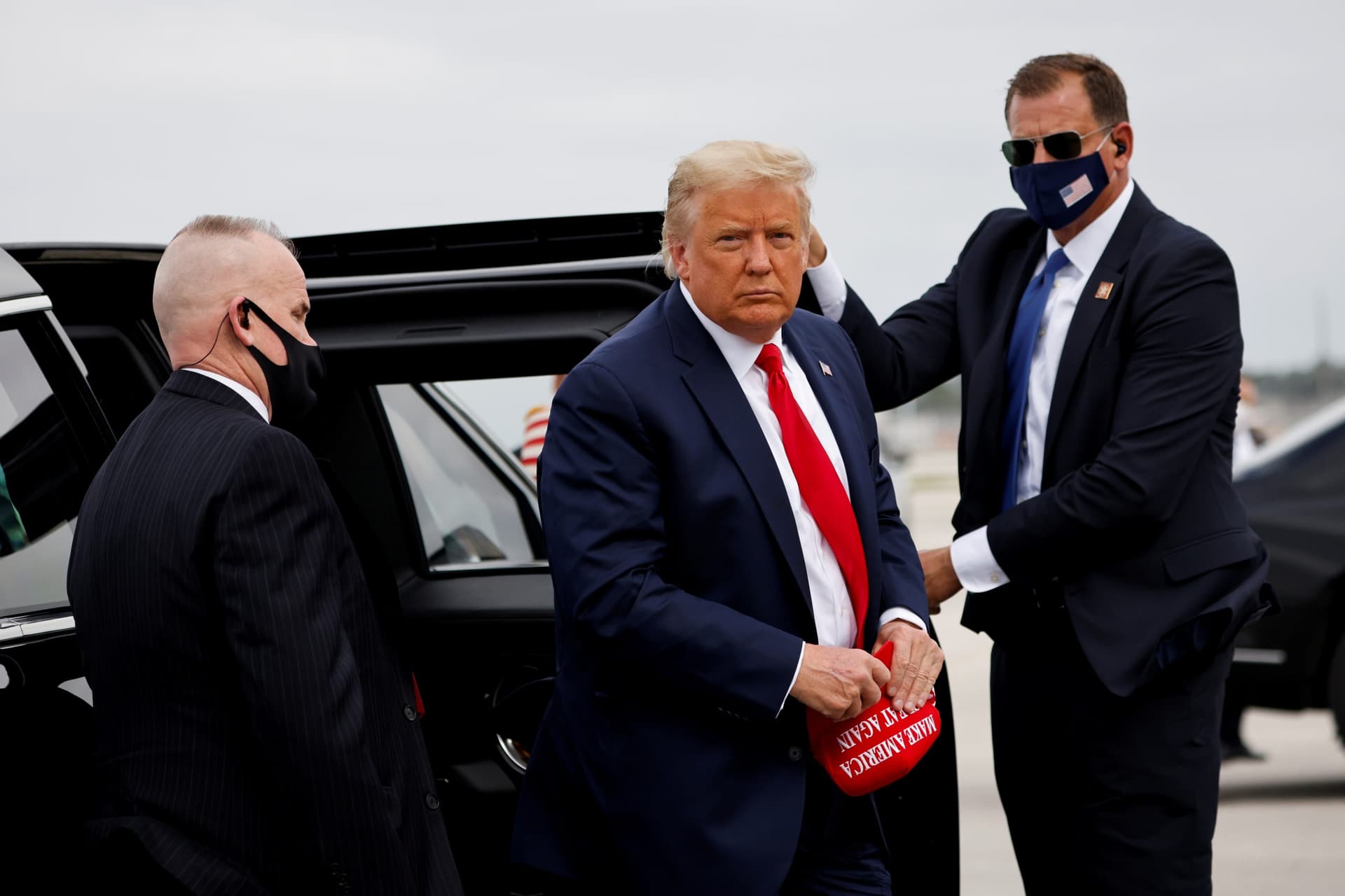 Majority of Americans Believe Trump Should Be Removed From Office Before His Term Ends: Poll
