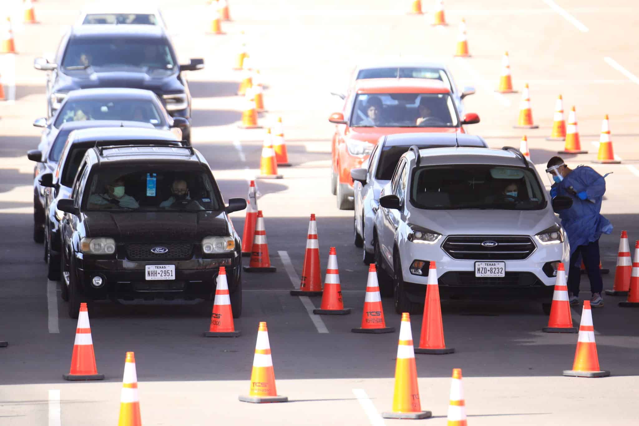 El Paso, Texas, Calls in Ten Morgue Trucks as Coronavirus Cases Surge