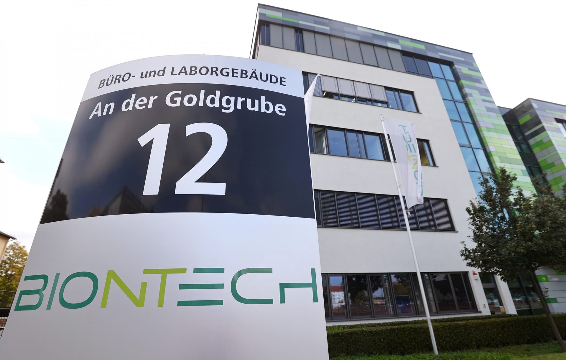 BioNTech To Price Vaccine Below Market Rates, Differentiate Between Regions