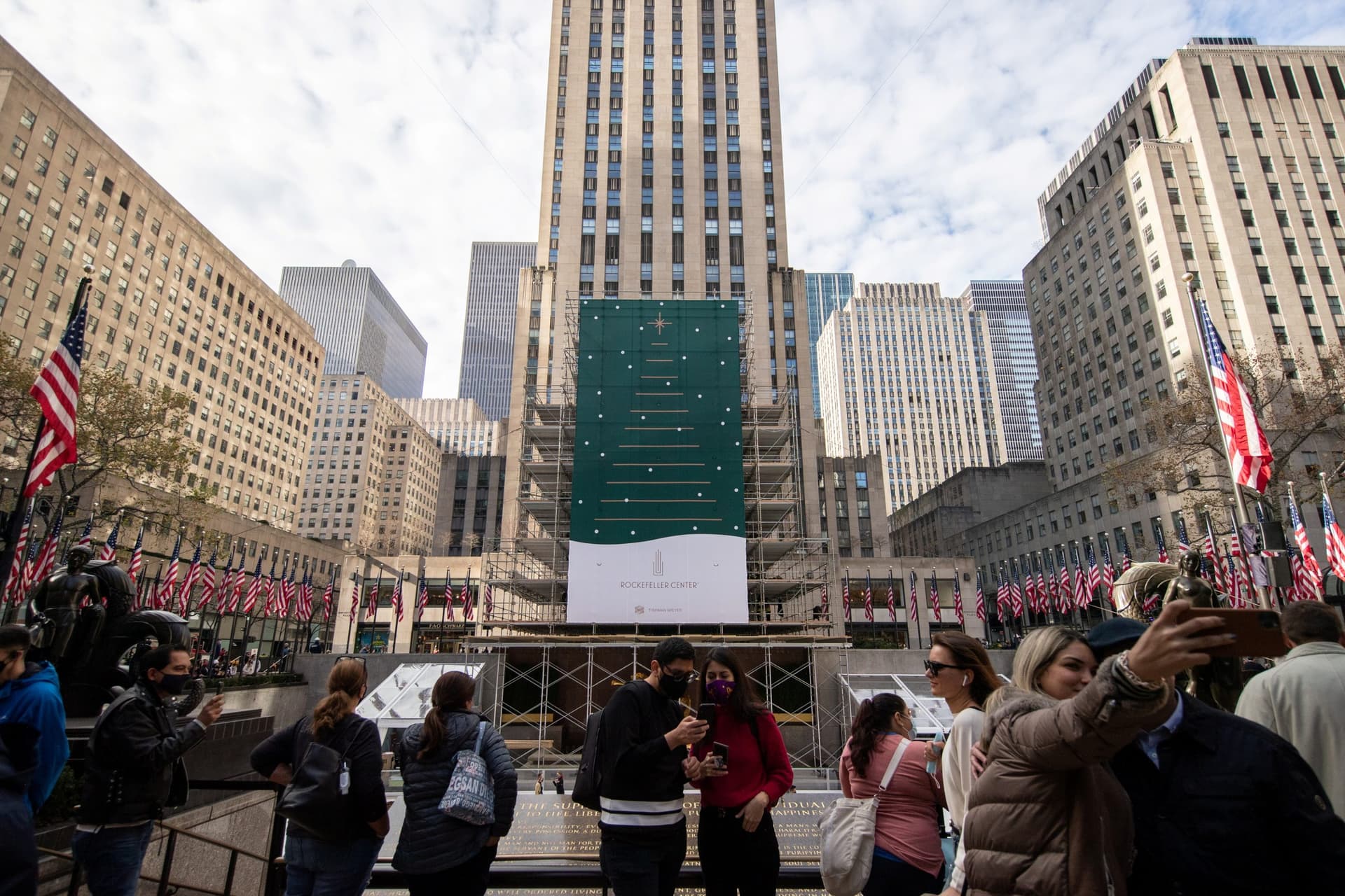 US Hits 12 Million COVID-19 Cases as Many Americans Defy Thanksgiving Travel Guidance